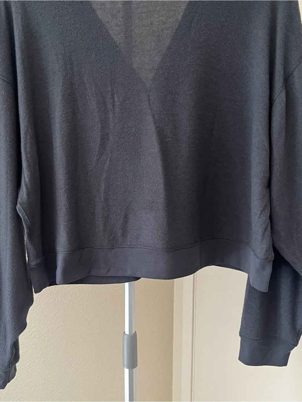 Alo Yoga Alolux Soho Cropped Henley Long Sleeve Grey Size S
